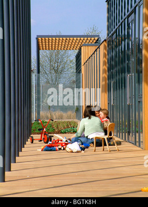 Scuola SURESTART, LONDRA, REGNO UNITO, John MCASLAN E PARTNER Foto Stock