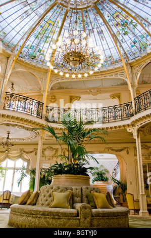 Monte Carlo, Monaco, Vista, Rich Luxury Travel, Hermitage Hotel, all'interno dell'atrio, giardino d'inverno, progettato da Eiffel, elegante interno dell'hotel Foto Stock
