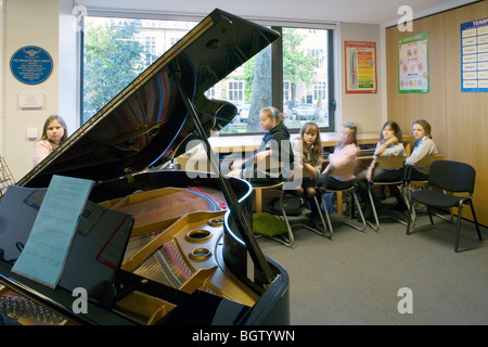 Il RUDLAND SCUOLA DI MUSICA - Godolphin e Latymer SCHOOL DI LONDRA, REGNO UNITO, LA PRASSI DI MANSER Foto Stock