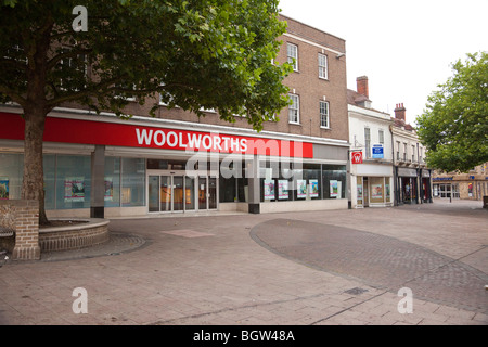 Woolworths negozio chiuso verso il basso nel Regno Unito Foto Stock