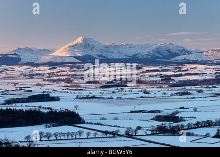 Ben Ledi si vede attraverso il Carse di Stirling, Scozia, Regno Unito. Foto Stock