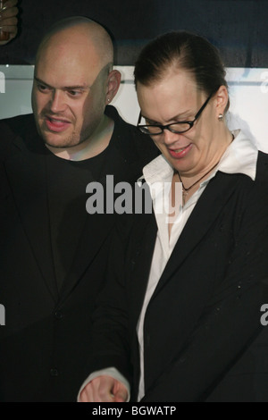 Andrew Paul 'Andy Wachowski" (sulla sinistra) e Laurence "Larry Wachowski" (sulla destra), American Film Directors della matrice serie. Foto Stock