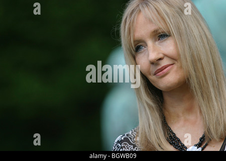 Joanne K. ( J.K.) Rowling, creatore e autore della serie di Harry Potter dei bambini;s libri, 2004 Edinburgh Book Festival Scozia Foto Stock