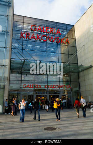 Vista esterna del Galeria Krakowska: il più grande centro commerciale di Cracovia centro città. Nei pressi della principale Glowny stazione ferroviaria. La Polonia. Foto Stock