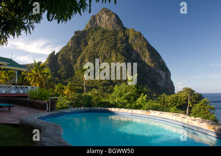 Una vista del Petit Piton in St Lucia, Caraibi Foto Stock