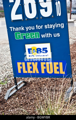 Segno da parte di una stazione di servizio, "Flex-fuel" , E-85. Foto Stock
