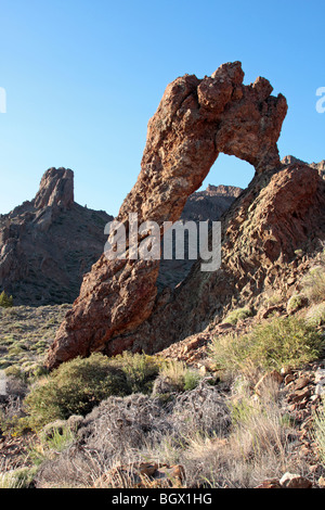 La formazione di roccia chiamato La Zapatilla de la Reina o regine Pantofola in Las Canadas del Teide National Park Foto Stock