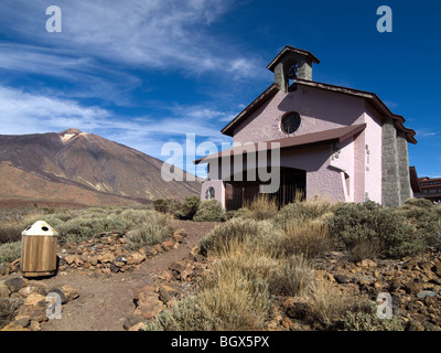 Un piccolo eremo la Ermita de las Nieves nel Las Canadas del Parco Nazionale del Teide Tenerife Foto Stock