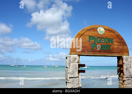 Pigeon Point beach sulla baia di negozio in Crown Point - Tobago, West Indies Foto Stock