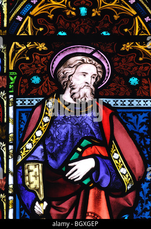 San Pietro in vetro colorato, San Pietro ad Vincula Chiesa, Hampton Lucy, Warwickshire, Inghilterra, Regno Unito Foto Stock