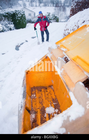 Un sale di vuoto bin su Damson Dene Park a Ambleside, Cumbria, Regno Unito. Foto Stock