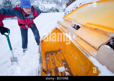 Un sale di vuoto bin su Damson Dene Park a Ambleside, Cumbria, Regno Unito. Foto Stock