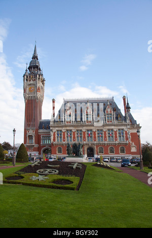 Hotel de Ville in fiammingo in stile rinascimentale, Calais, Pas de Calais, Francia 100409 Verticale Calais Foto Stock