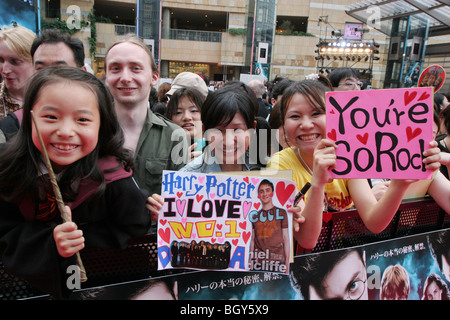 I fan giapponesi presso il red carpet premiere del quinto film di Harry Potter,Tokyo, Giappone Foto Stock