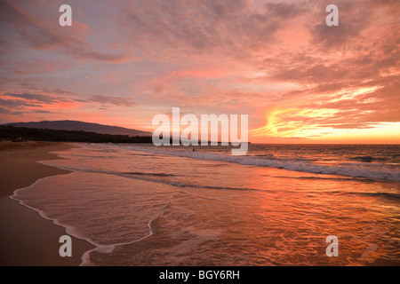 Tramonto sulla Hapuna Beach,Hawaii Foto Stock