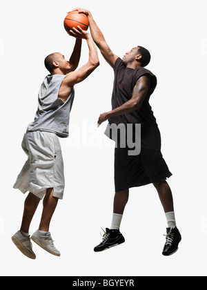 Due giocatori di basket Foto Stock