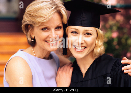Laureato con la madre Foto Stock