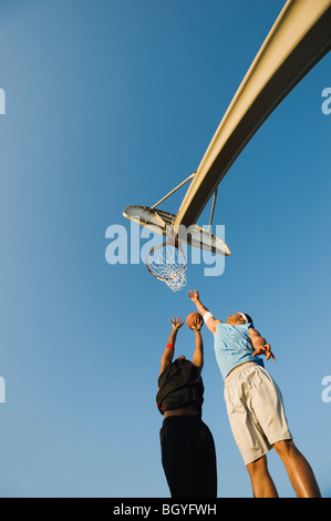 I giocatori di basket Foto Stock