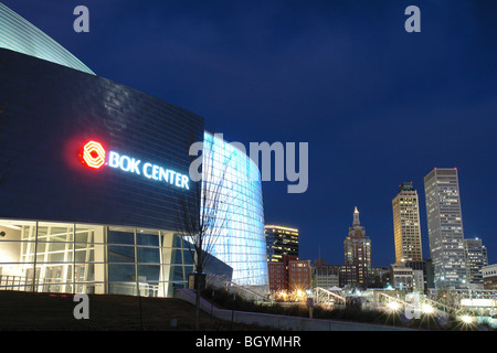 Tulsa, OK, Oklahoma, downtown, BOK Center, sera Foto Stock