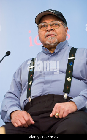 Il leggendario batterista jazz Jimmy Cobb parlare della sua vita e musica a Hay Festival 2009. Foto Stock