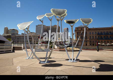 Pannello solare 'Mallee albero " sculture presso il Festival Center, Adelaide, SA, Australia Foto Stock