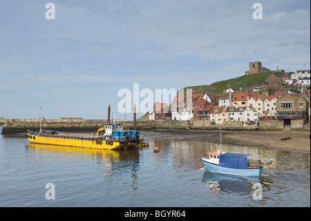 La draga nel porto di Whitby. Foto Stock