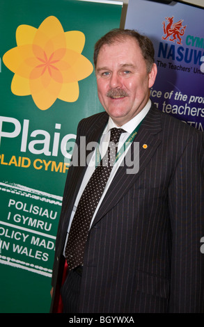 Llwyd Elfyn MP per Meirionydd Nant Conwy raffigurato all Plaid Cymru conferenza in Cardiff South Wales UK Foto Stock