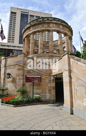 BRISBANE, Australia - Brisbane Anzac War Memorial con la fiamma eterna Foto Stock