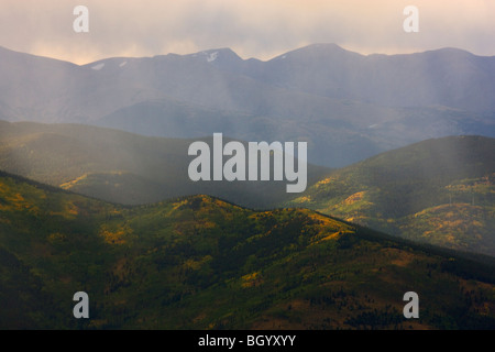 Vista delle Montagne Rocciose da Mount Evans Recreation Area, Arapaho National Forest, Colorado. Foto Stock
