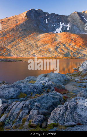 Vertice Lago, Mount Evans Recreation Area, Arapaho National Forest, Colorado. Foto Stock
