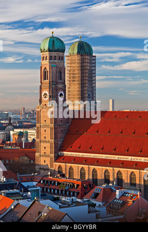 La Frauenkirche, aka Domkirche zu , Unserer Lieben Frau (Cattedrale di Nostra Signora Santissima) nella città di München (Monaco di Baviera), il Land della Baviera, Ge Foto Stock