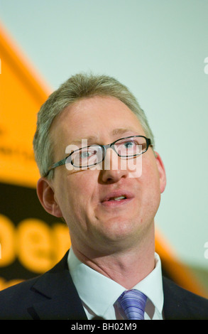 Lembit Opik MP per Montgomeryshire parlando a Welsh liberal-democratici conferenza in Cardiff South Wales UK Foto Stock