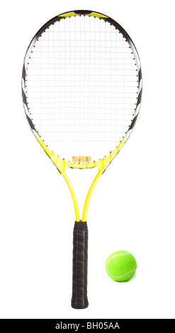 Questa è una vista ravvicinata di una racchetta da tennis e una palla da tennis. Foto Stock