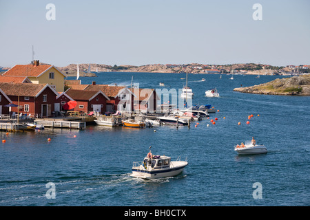 Fiskebackskil un piccolo villaggio di pescatori in Bohuslan Svezia Foto Stock