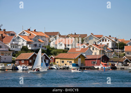 Fiskebackskil un piccolo villaggio di pescatori in Bohuslan Svezia Foto Stock