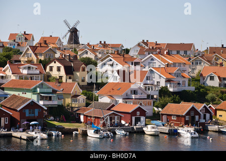 Fiskebackskil un piccolo villaggio di pescatori in Bohuslan Svezia Foto Stock