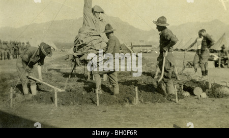 Lavoro nel campo. Stati Uniti Cavalleggeri lungo il confine messicano Foto Stock