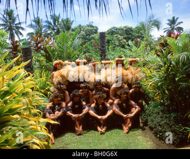 Danza Polinesiana troupe in giardini, Rarotonga Isole Cook Foto Stock