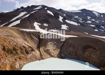 Il cratere geotermica, Viti nelle Highlands di Islanda Foto Stock