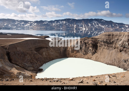 Il cratere geotermica, Viti nelle Highlands di Islanda Foto Stock