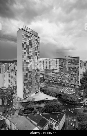 JK Building, edificio moderno design by Oscar Niemeyer, architettura moderna, situata a Belo Horizonte, MG, Brazil Foto Stock