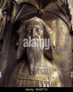 Edward III Re d'Inghilterra 1327-77 effigie di bronzo sulla sua tomba nella Westminster Abbey, Londra Inghilterra. Vista aerea Foto Stock