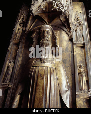 Edward III Re d'Inghilterra 1327-77 effigie di bronzo sulla sua tomba nella Westminster Abbey, Londra Inghilterra. Vista aerea Foto Stock