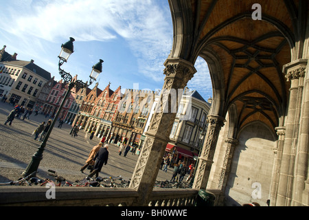 Le amministrazioni provinciali Palace, la piazza del mercato di Bruges, Belgio Foto Stock