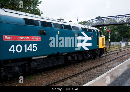 Inglese di tipo elettrico 4,classe 40 locomotive diesel, numero 40145, a Kingussie station ,highlands, SCOZIA Foto Stock