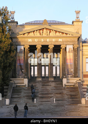 Ingresso al Museo di Stato, Schwerin, Meclemburgo-Pomerania, Germania Foto Stock