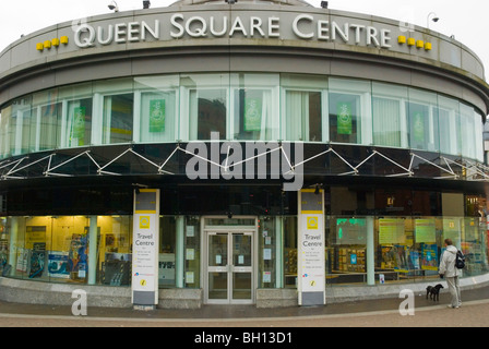 Queen Square il centro informazioni di viaggio e ticket point in Liverpool England Regno Unito Europa Foto Stock