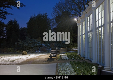 La camellia house prima dell'alba, Wollaton Hall di Nottingham England Regno Unito Foto Stock