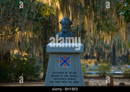 Tomba del generale confederato Nathan Bedford Forrest, Old Live Oak cimitero, Selma, Alabama Foto Stock