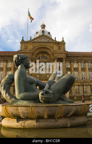 Victoria Square con la fontana della donna di balneazione nella zona centrale di Birmingham Inghilterra UK Europa Foto Stock